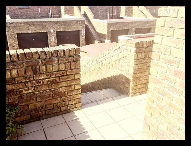 2 BEDROOM TOWNHOUSE FOR SALE IN BIRCHLEIGH